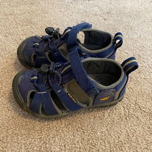 Keens for toddler boy